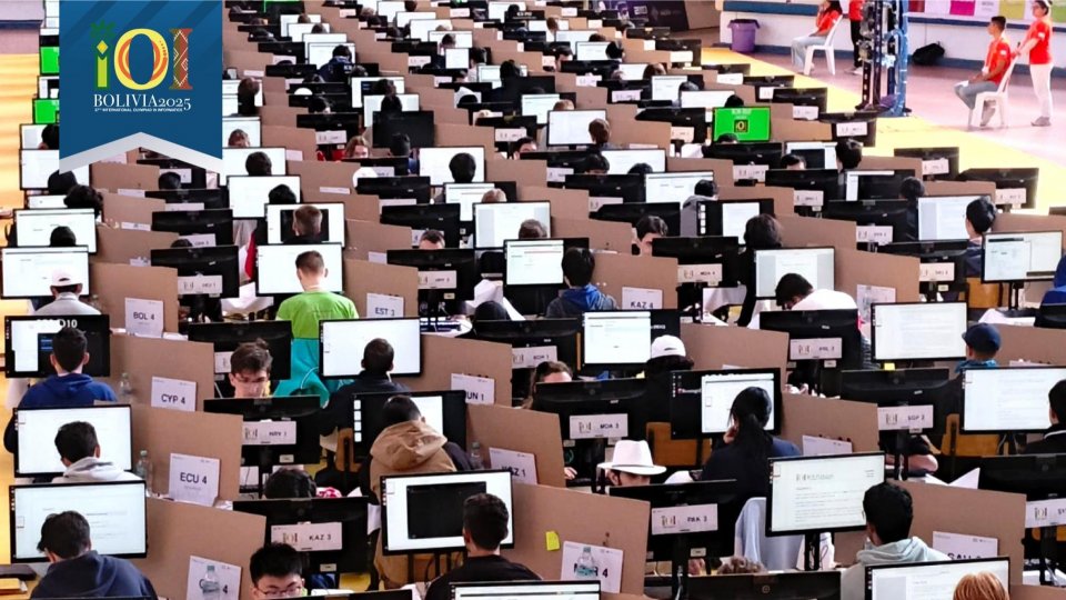 Elevii români, patru medalii de aur la Olimpiada internațională de informatică din Bolivia
