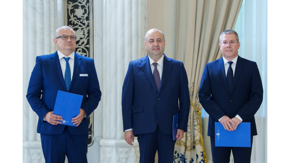 Trei noi judecători ai CCR au depus jurământul la Palatul Cotroceni