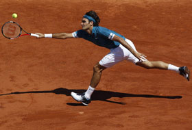 Roger Federer a &icirc;nvins &icirc;n prima zi pe zgura de la Roland Garros.