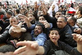 Egiptenii sărbătoresc predarea puterii de către Hosni Mubarak.
