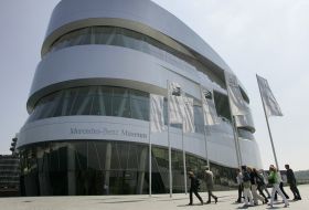 Muzeul Mercedes-Benz din Stuttgart.