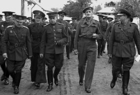 Trupe ruseşti pe străzile Bucureştiului &icirc;n septembrie 1944.