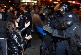 Protestele din Bucureşti au degenerat &icirc;n ciocniri &icirc;ntre jandarimi şi manifestanţi.