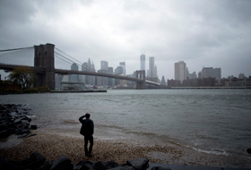 Uraganul Sandy se apropie de New York.