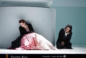  Amanda Majeski şi Kate Adrich (foto: Javier del Real / Teatro Real)