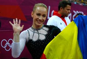 Gimnasta Sandra Izbaşa a obţinut medalia de aur la sărituri la JO 2012.