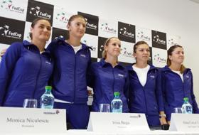 Echipa Rom&acirc;niei de tenis participantă la Fed Cup.