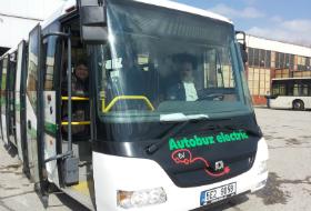 Autobuz electric.