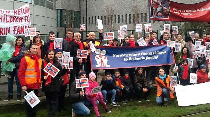 Marș pașnic de solidaritate cu familia Bodnariu, &icirc;n capitala Olandei.