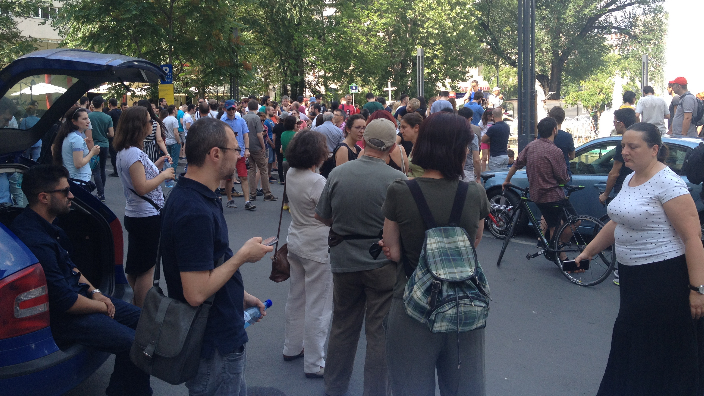 Protest la București pentru renumărarea voturilor la alegerile locale.