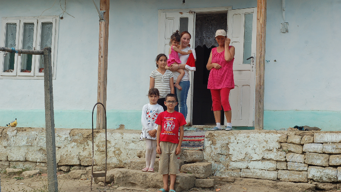 Nicoleta Radu, 43 de ani, din Ghermăneşti, comuna Dranceni, şi cei patru copii ai săi.