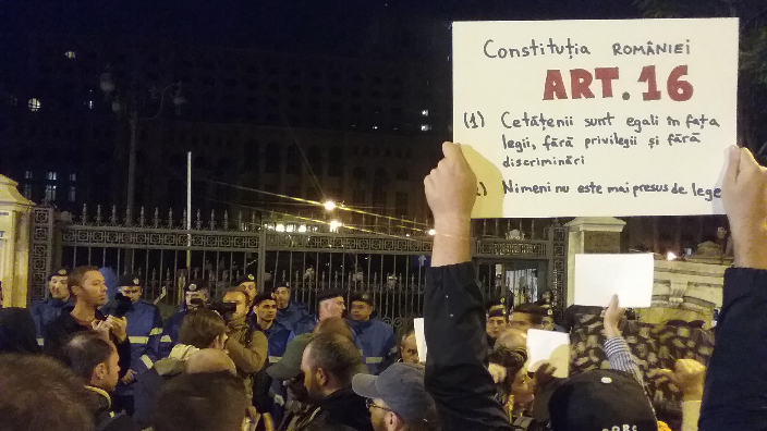 Protest la București faţă de votul dat de senatori &icirc;n cazul Gabriel Oprea.