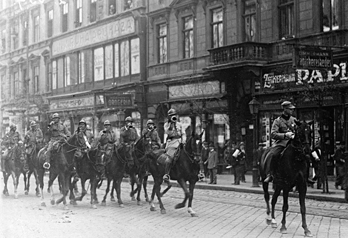  Intrarea trupelor rom&acirc;ne &icirc;n Budapesta. Credit: historice.ro