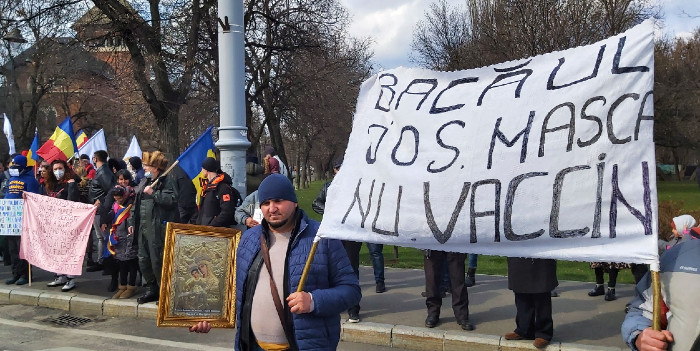 Aproximativ 200 de persoane protestează &icirc;n centrul  capitalei faţă de restricţiile impuse de pandemie, faţă de vaccinare,  dar şi faţă de &quot;reţelele 5G&quot;. (20.03.2021)