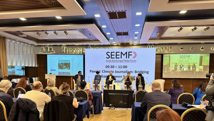 Tirana, SOUTH EAST EUROPE MEDIA FORUM:  Conferinta internationala "Jurnalismul va supravietui! Riscuri si oportunitati pentru viitor" .