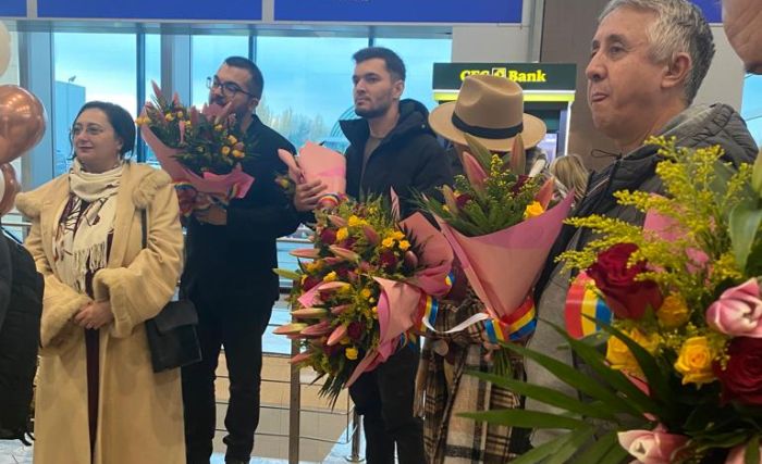 Primirea Corului Madrigal pe Aeroportul Otopeni.