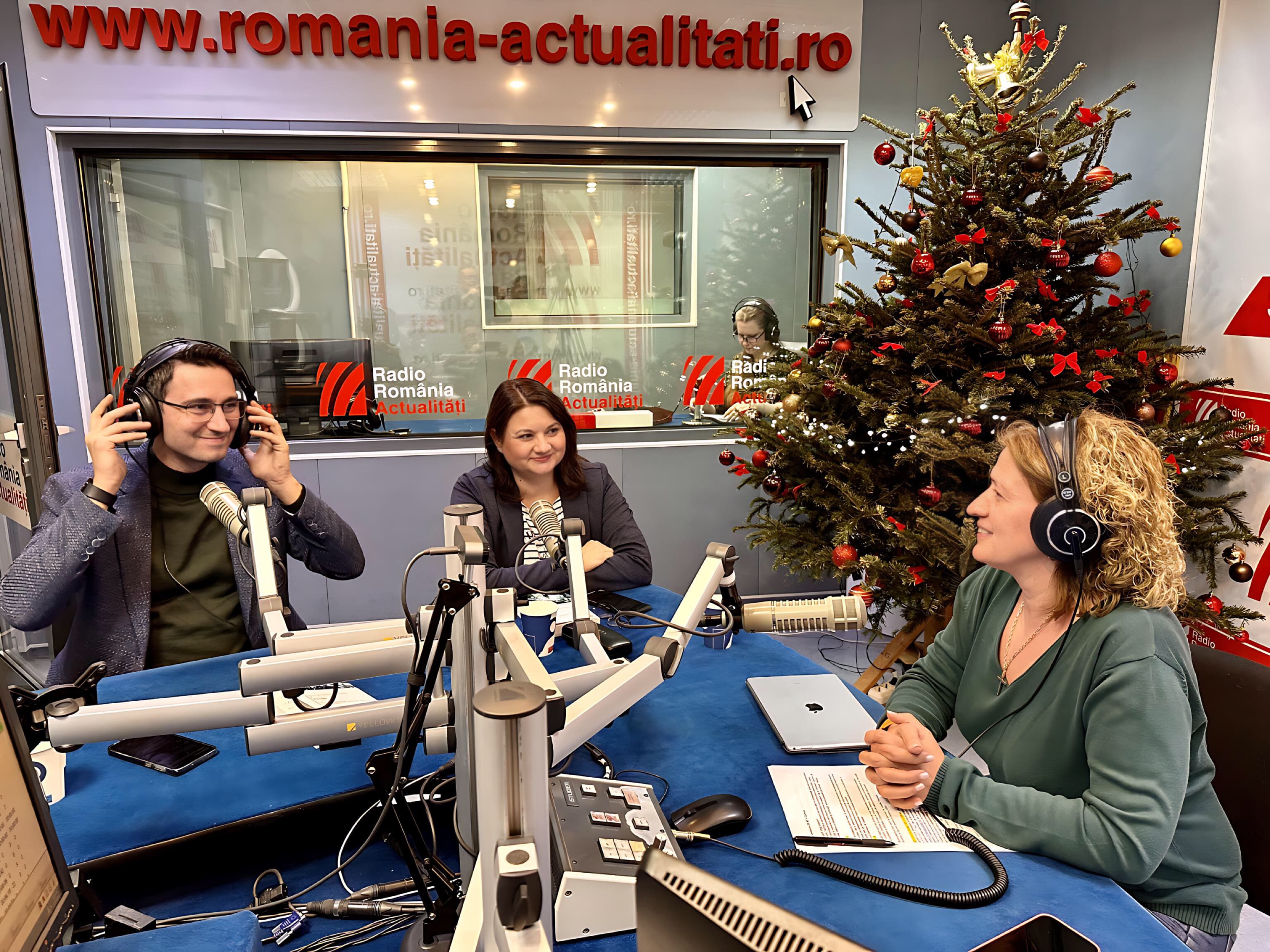 Antonio Momoc și Romina Surugiu, în studioul Serviciuluid de noapte cu Maria Țoghină.