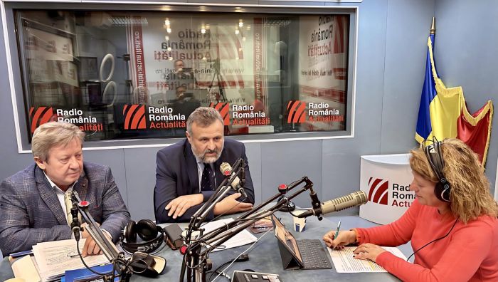 Călin Sabău, director general al Fundaţiei Academia de Transport Intern şi Internaţional - FATII - ARTRI și Florinel Andrei, Secretar general al Asociației Române pentru Transporturi Rutiere Internaționale (ARTRI).