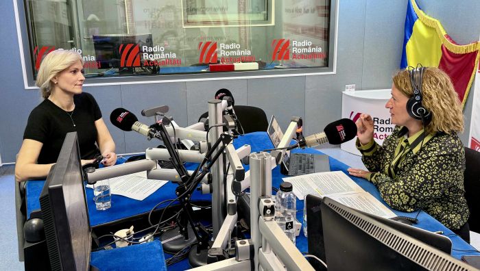 Deputata PNL, Alina Gorghiu, preşedinta Comisiei parlamentere speciale "România fără violenţă domestică", în studioul emisiunii Serviciul de noapte cu Maria Țoghină.