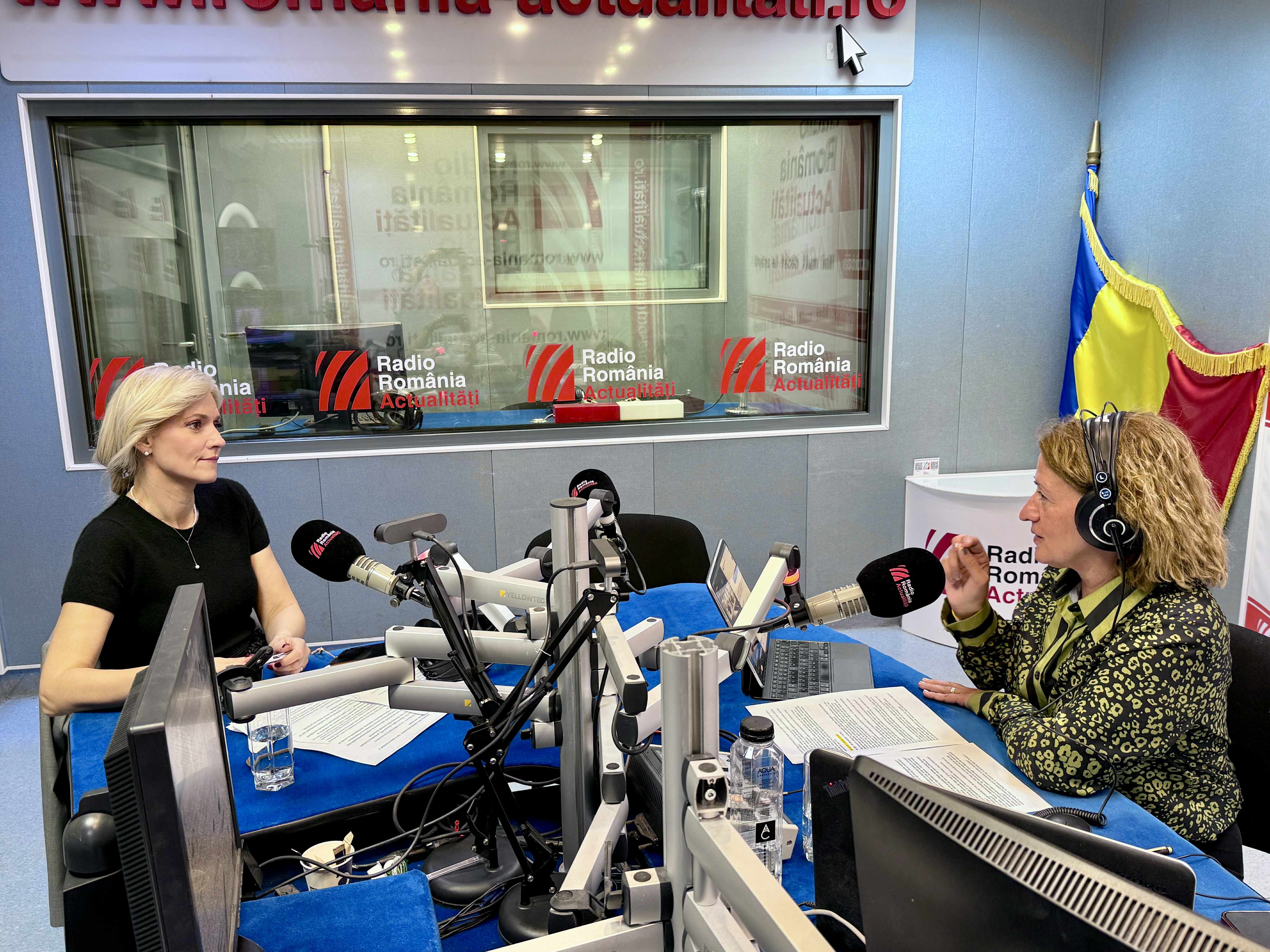 Deputata PNL, Alina Gorghiu, preşedinta Comisiei parlamentere speciale "România fără violenţă domestică", în studioul emisiunii Serviciul de noapte cu Maria Țoghină.