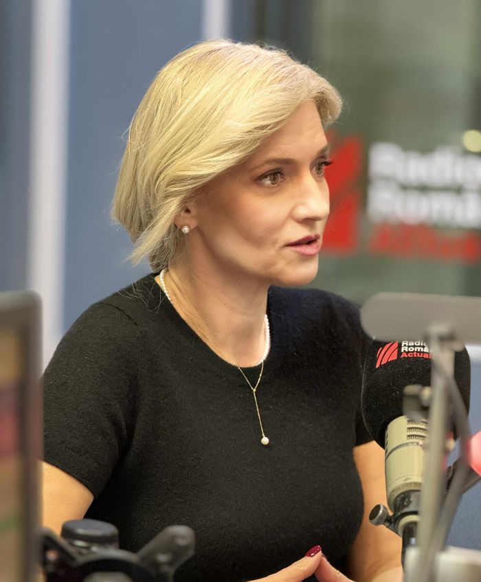 Deputata PNL, Alina Gorghiu, preşedinta Comisiei parlamentere speciale "România fără violenţă domestică", în studioul emisiunii Serviciul de noapte cu Maria Țoghină.