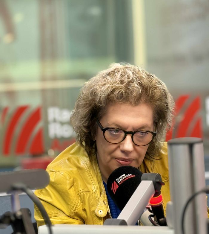Flavia Voinea, manager București FM, la emisiunea "Serviciul de noapte" cu Maria Țoghină.
