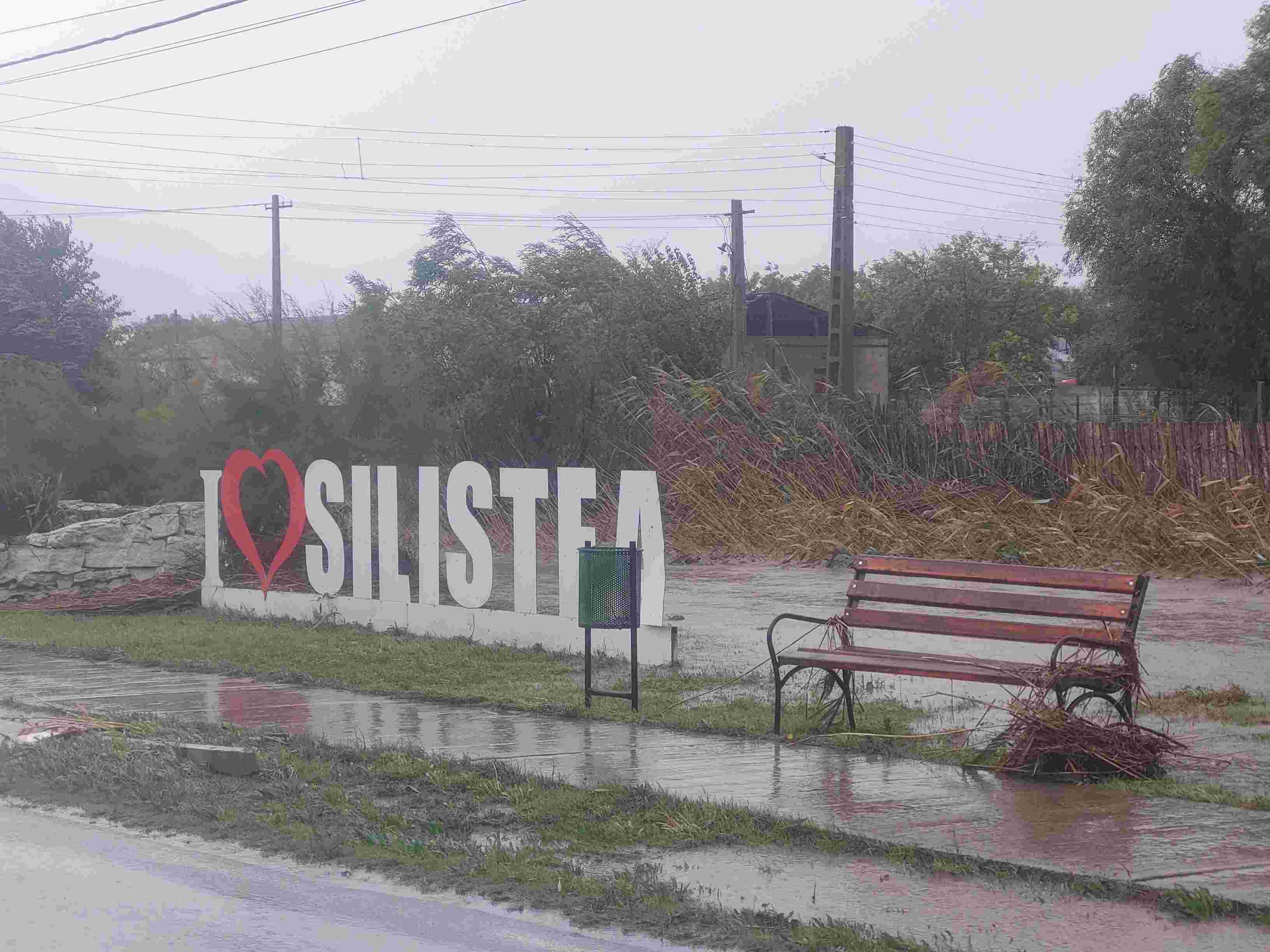 Comuna Siliștea din județul Constanța a fost izolată pentru câteva ore din cauza ploilor abundente, 8 octombrie 2025.