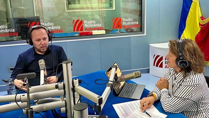 Radu Szekely în studioul Serviciului de noapte cu Maria Țoghină.
