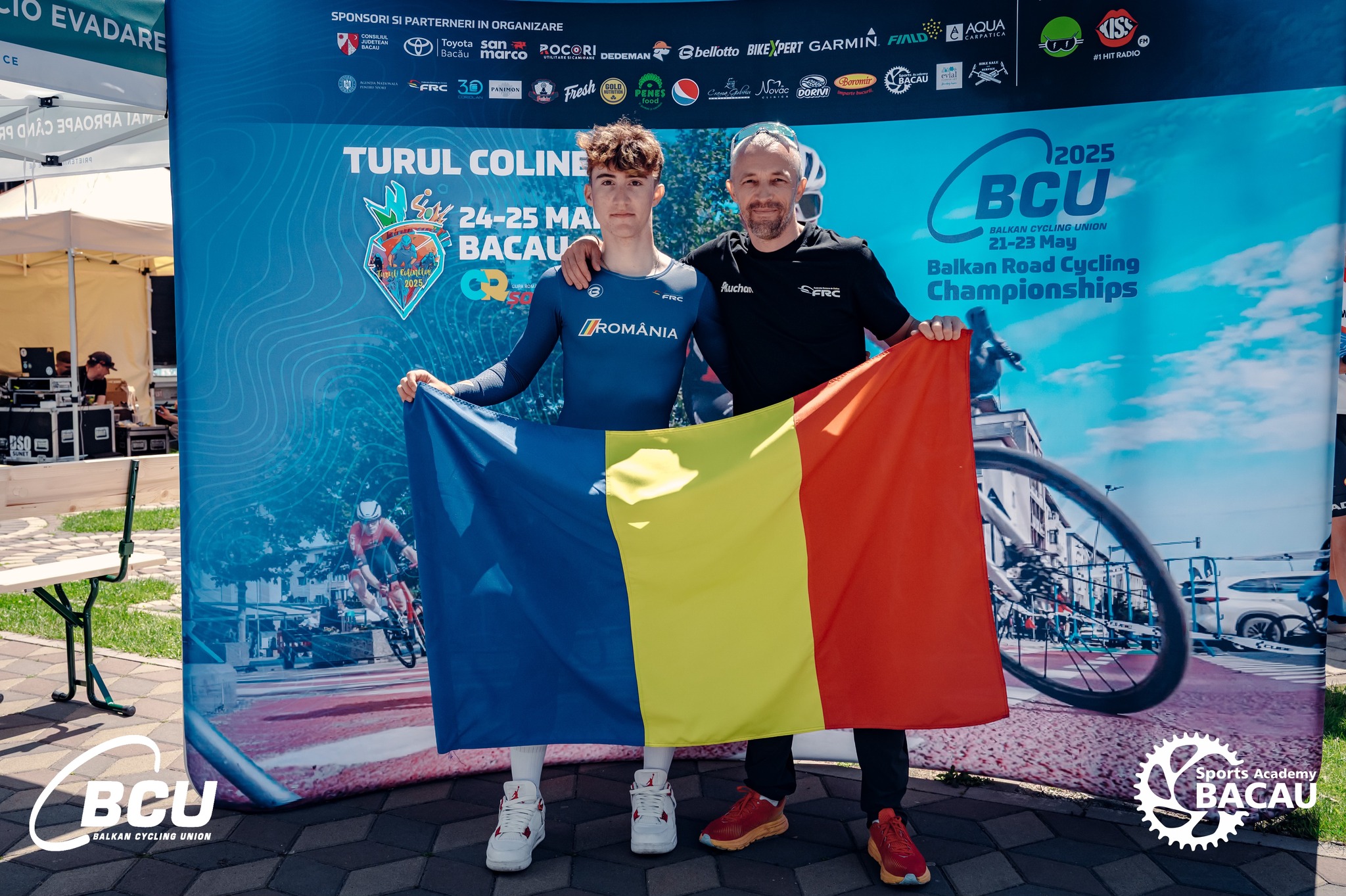 Gabriel Andronache alături de antrenorul Marian Frunzeanu