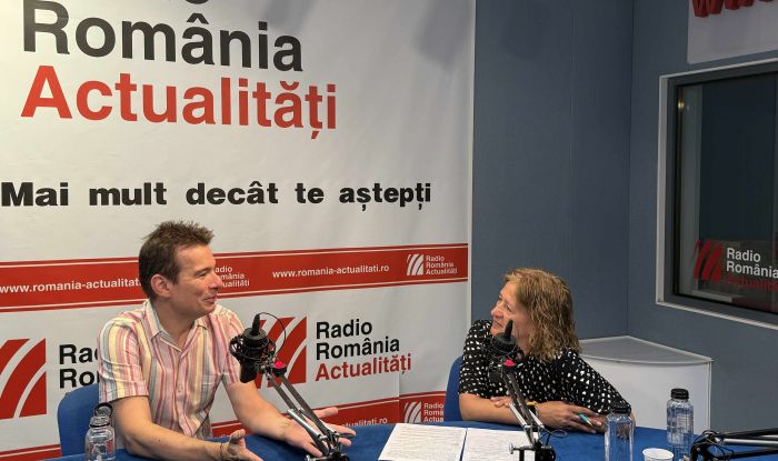 Violonistul Alexandru Tomescu, în studioul emisiunii Serviciul de noapte cu Maria Țoghină.