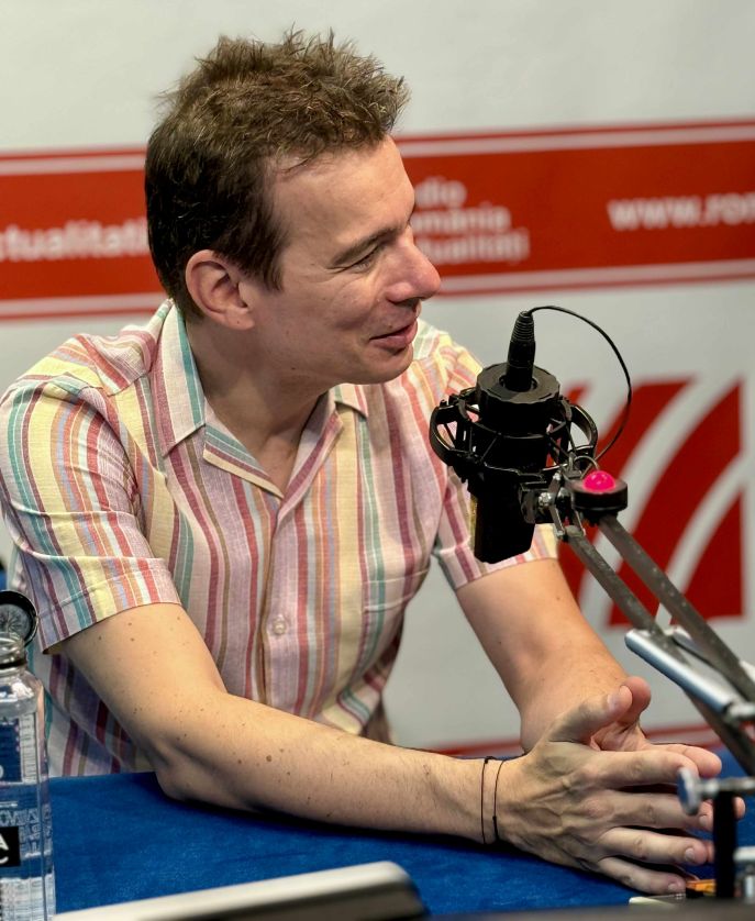 Violonistul Alexandru Tomescu, în studioul emisiunii Serviciul de noapte cu Maria Țoghină.