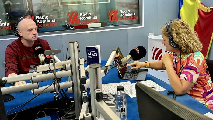 Alin Popescu, antreprenor și jurist, în studioul emisiunii Serviciul de noapte cu Maria Țoghină.