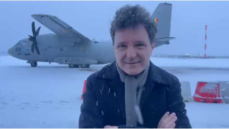 Nicușor Dan, blocat pe aeroportul din Paris.